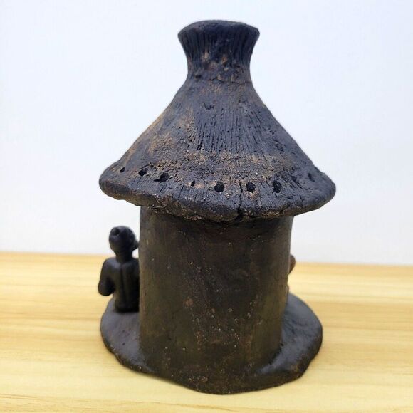 Rare Handmade African Village Scene Clay Sculpture – Hut & Figures - Picture 6 of 12